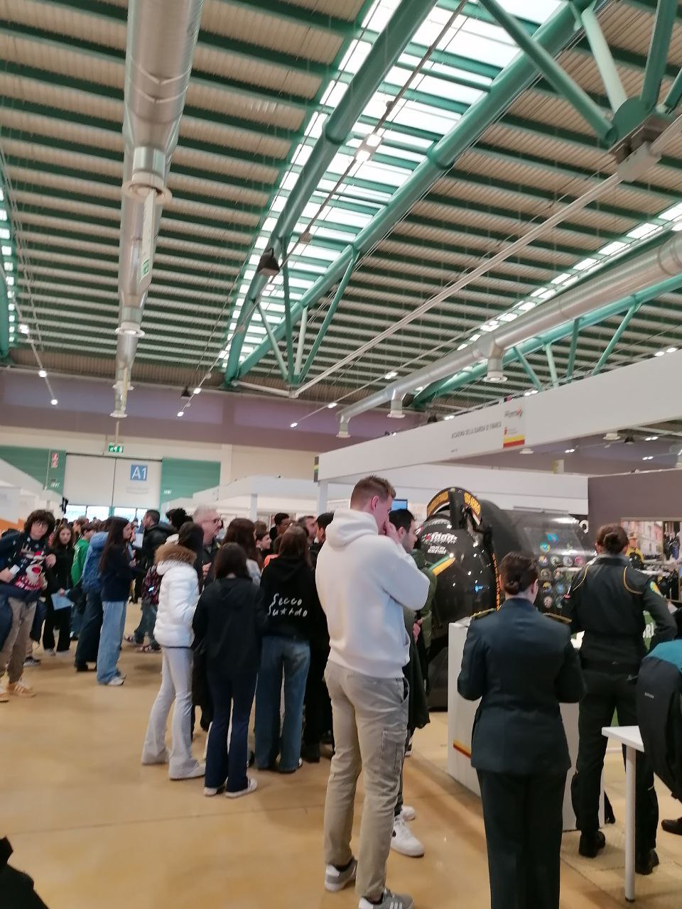 photo_5859681894516067135_y