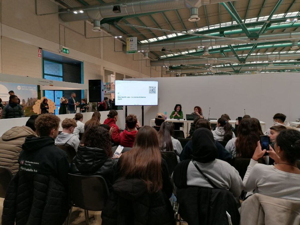 photo_5859681894516067140_y