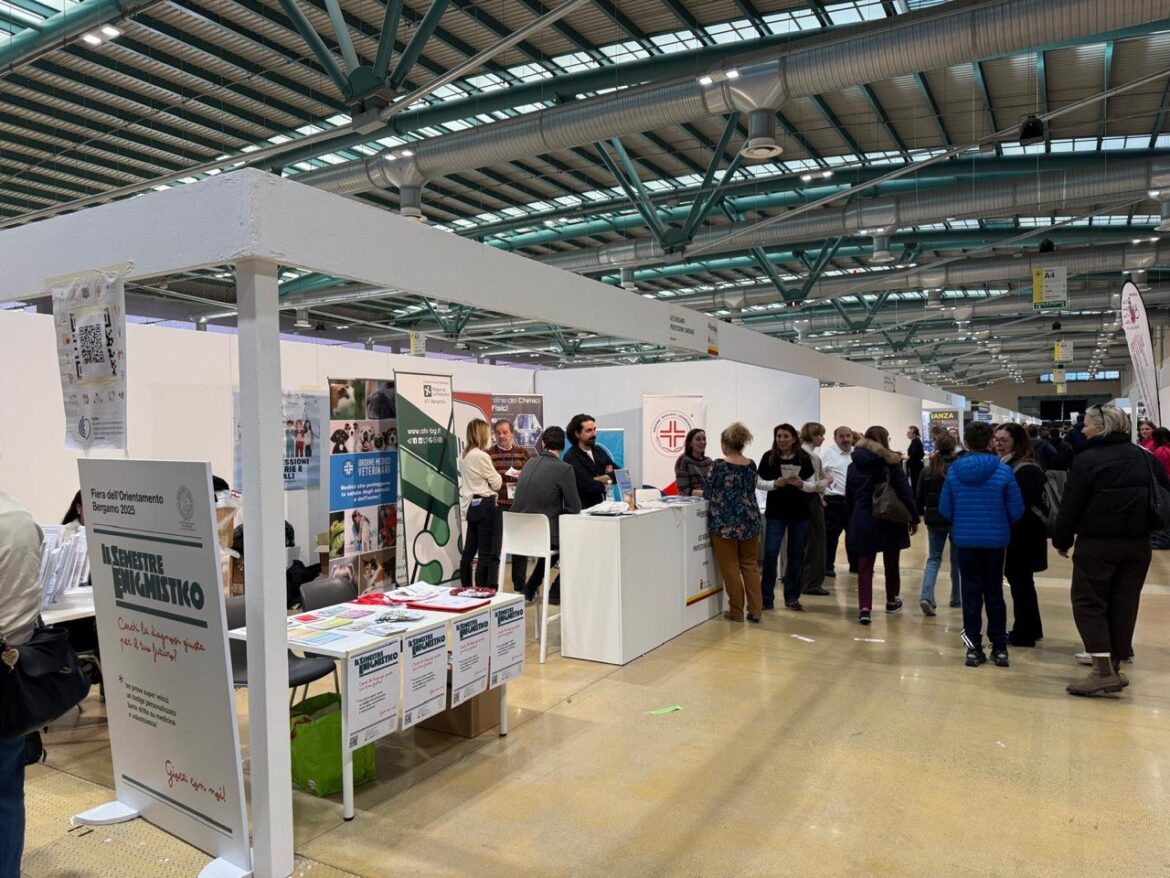 photo_5861474364757314410_y